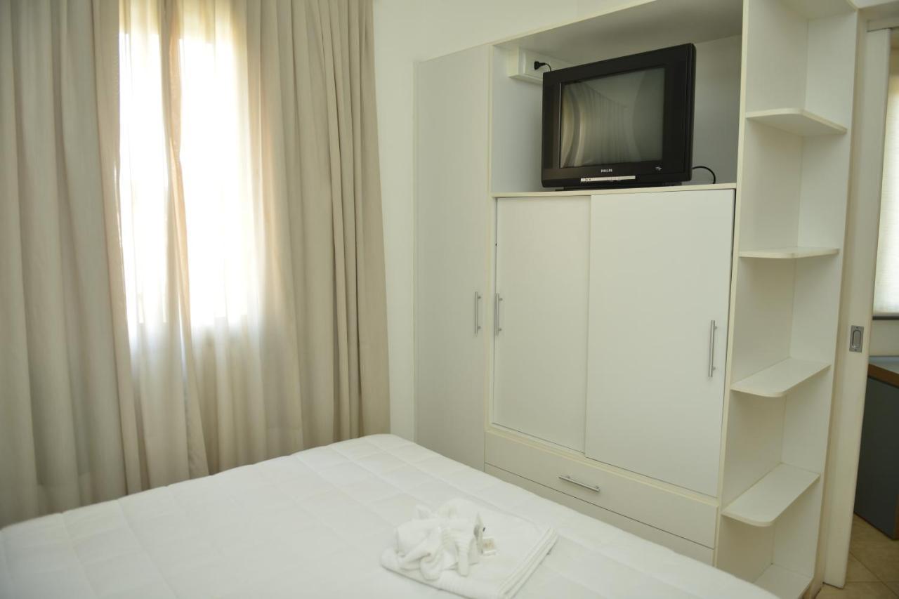 Hotel Poeta Flat อิตาจูบา ภายนอก รูปภาพ