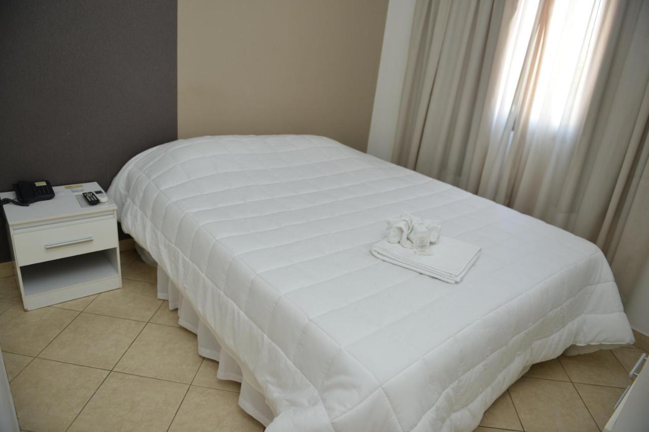 Hotel Poeta Flat อิตาจูบา ภายนอก รูปภาพ